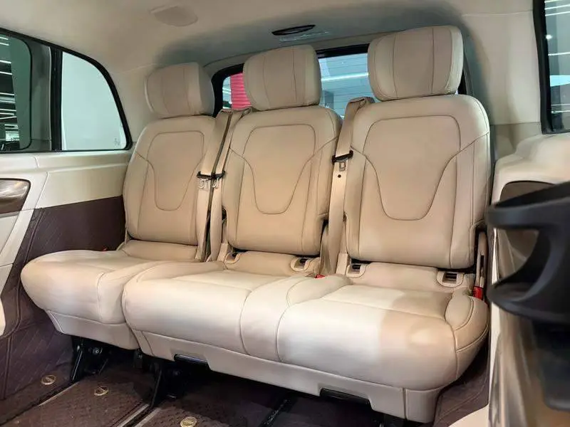 Mercedes-Benz V-Class 2022 V 260 L Long Wheelbase Luxury Edition — 19