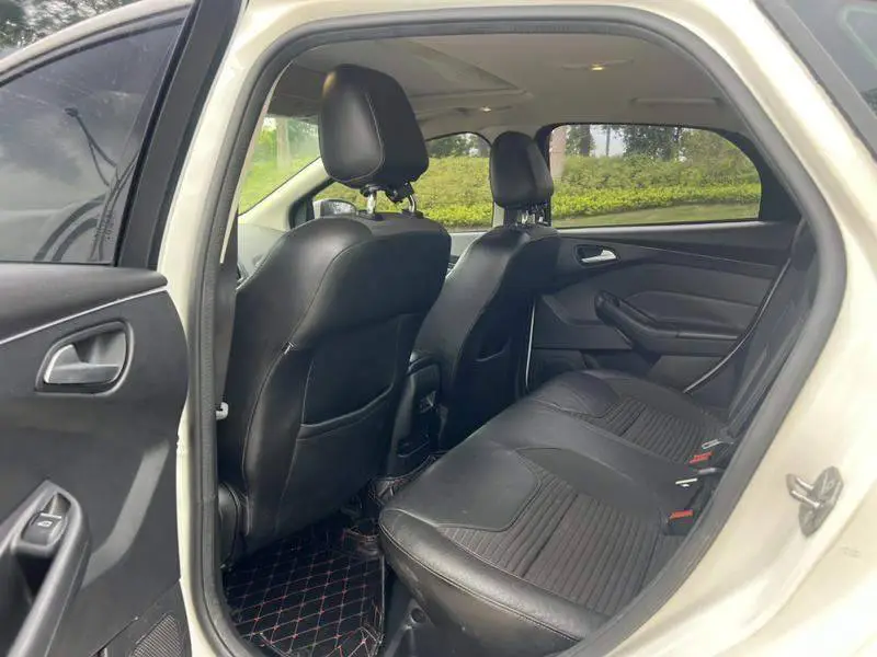 Fox 2015 Sedan 1.6L Automatic Fashion Edition — 9