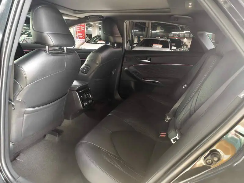 Asian Dragon 2022 Hybrid 2.5L XLE Premium Edition — 9