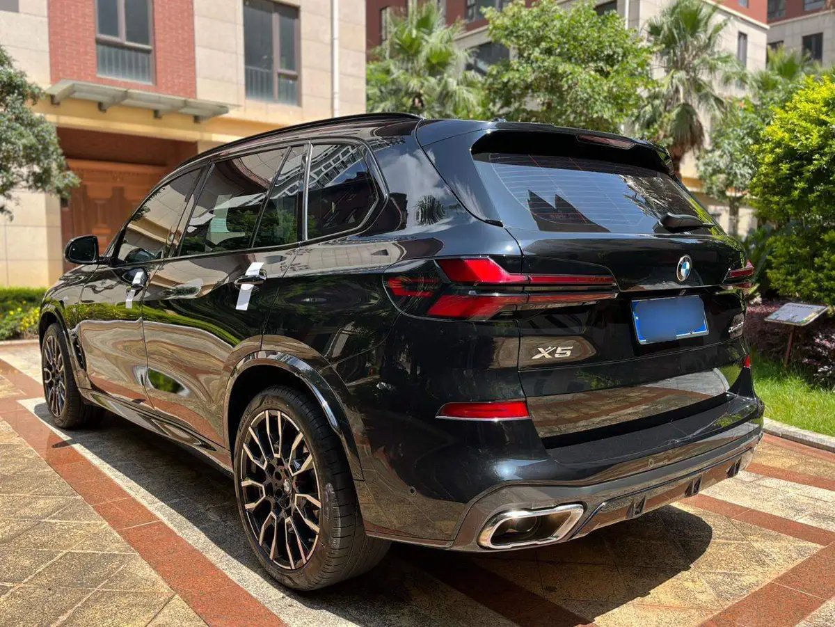 BMW X5 2025 xDrive 40Li M Sport Night Package — 11