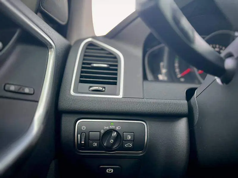 Volvo XC60 2017 T5 AWD Intelligent Edition — 17