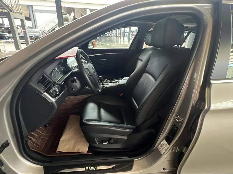 BMW 5 Series 2013 525Li Leading Edition — 11