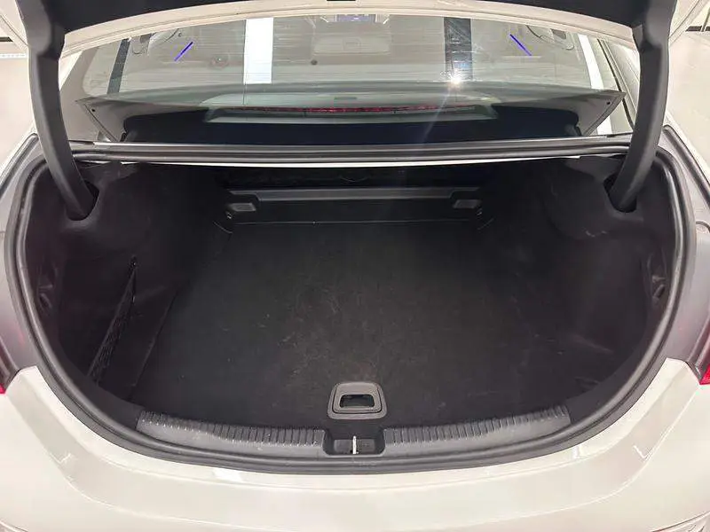 Mercedes-Benz C-Class 2024 C 200 L Sport Edition — 16