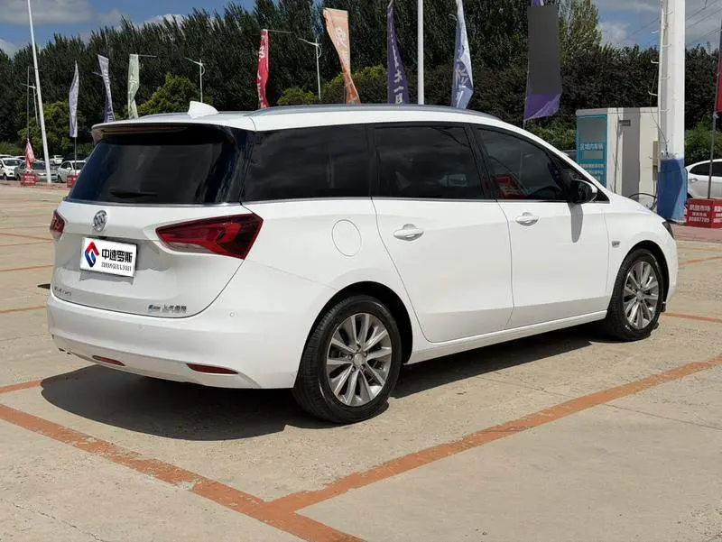 Buick GL6 2021 323T Mild Hybrid Connected Luxury — 6