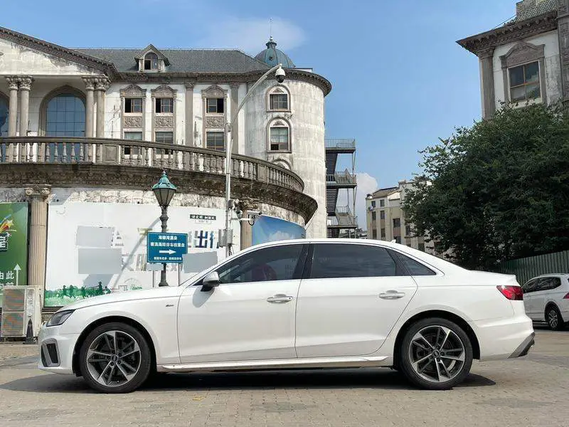 Audi A4L 2022 40 TFSI Stylish and Dynamic — 4
