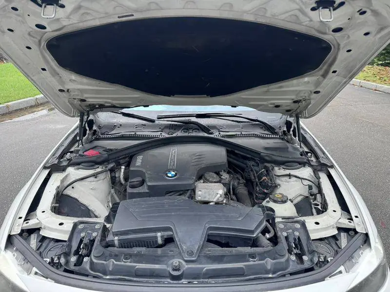 BMW 3 Series 2013 320i Progressive — 7