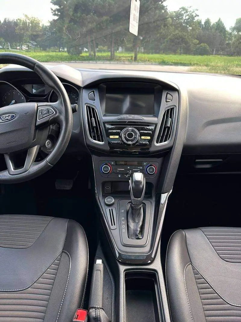 Fox 2017 Sedan 1.6L Automatic Fashion Smart Edition — 14
