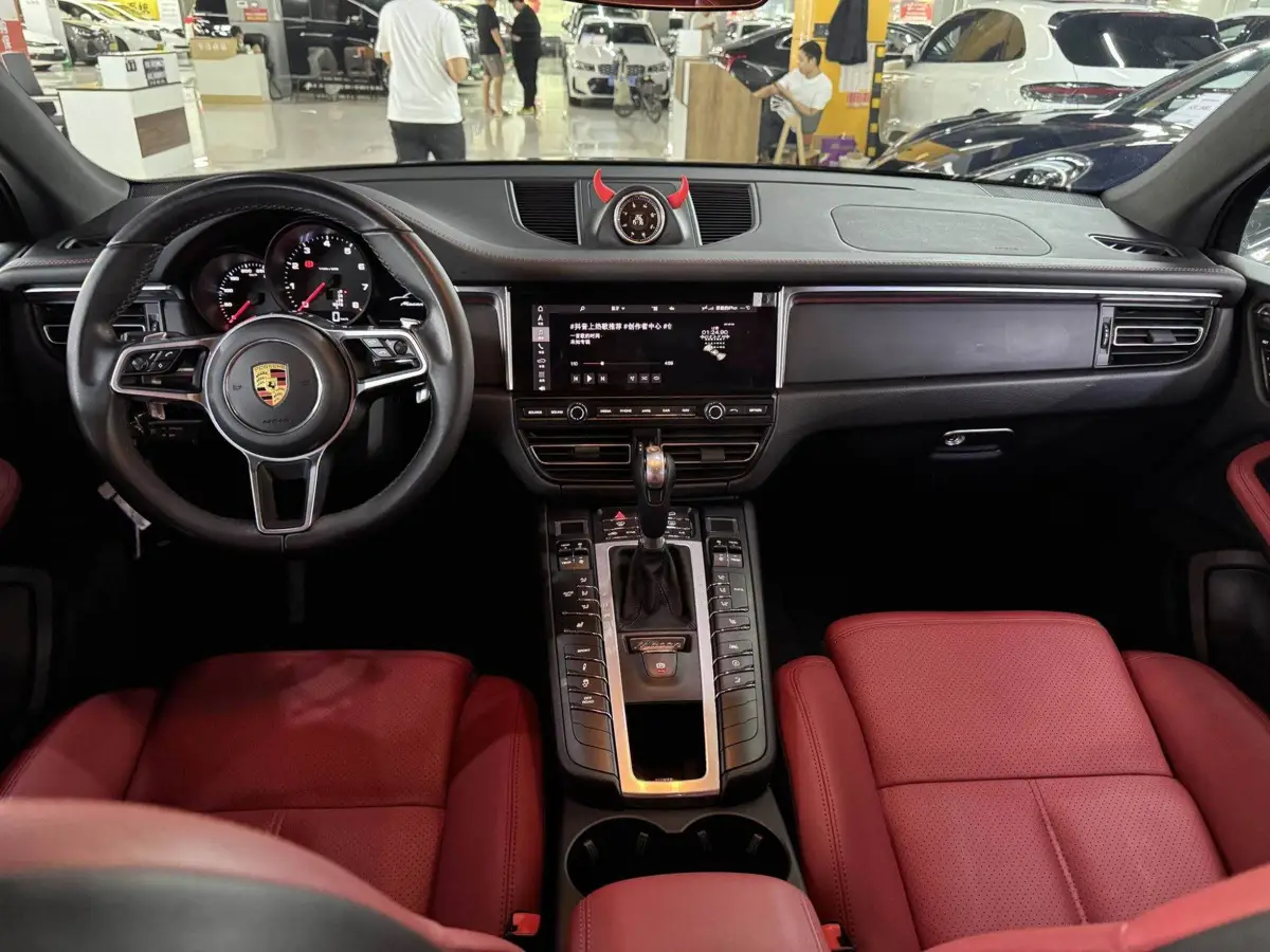 Macan 2021 Macan 2.0T — 17