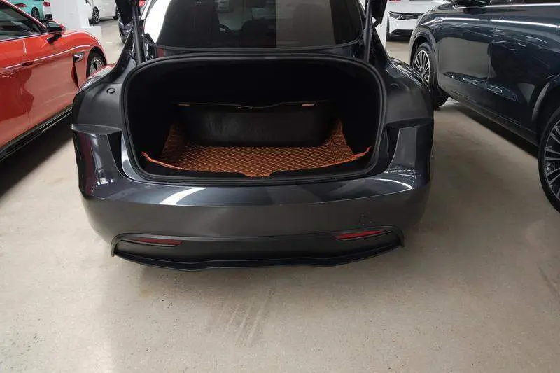 Model 3 2023 rear-wheel drive version — 3