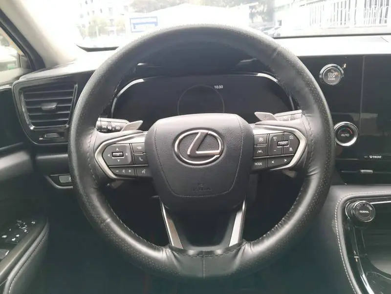 Lexus NX 2023 260 FWD Skyactiv — 14