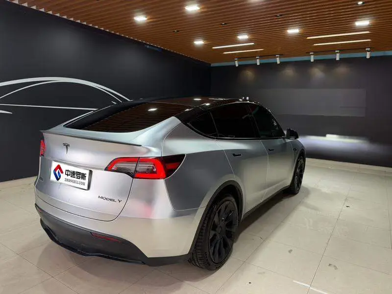 Model Y 2022 facelifted rear-wheel drive version — 4