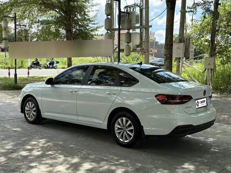 Lavida 2023 facelift 1.5L automatic Deyi version — 4