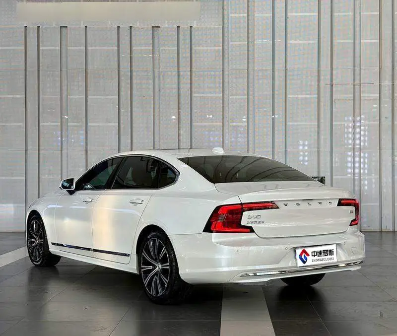 Volvo S90 2022 B5 Zhiyuan Deluxe Edition — 5
