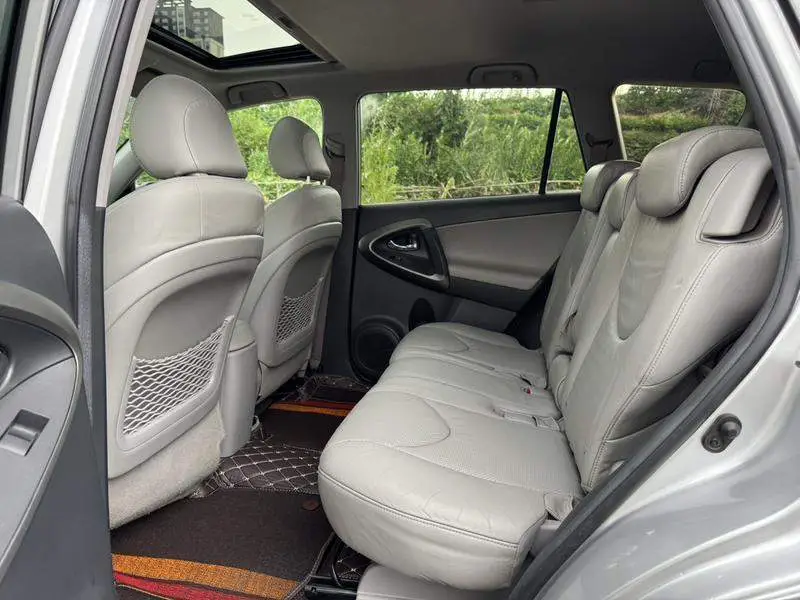 RAV4 Rongfang 2009 2.4L Automatic Luxury Navigation Edition — 15