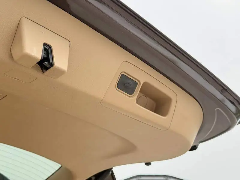 Buick GL8 2021 ES Lu Zun 653T Flagship Model — 12