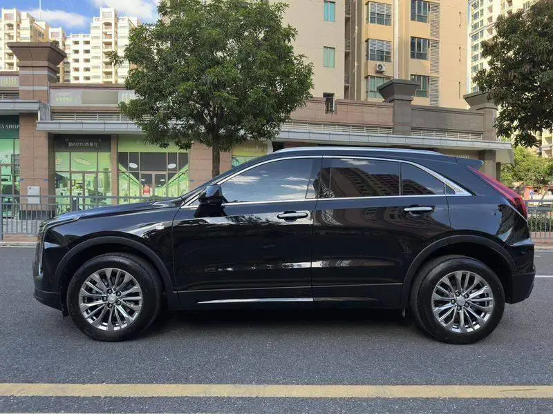 Cadillac XT4 2024 28T 2WD Luxury Model — 4