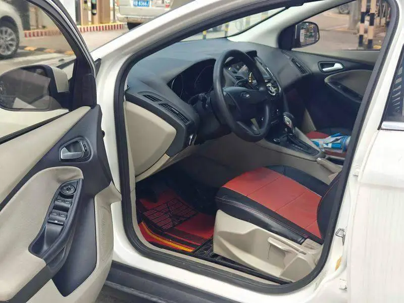 Fox 2017 Sedan 1.6L Automatic Comfort Smart Edition — 9
