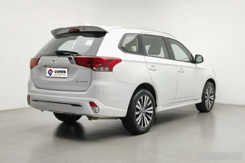 Outlander 2021 Model 2.0L 2WD Enjoy Edition 5 Seaters — 4