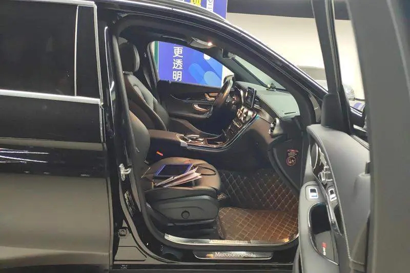 Mercedes-Benz GLC 2019 GLC 260 L 4MATIC Dynamic — 17