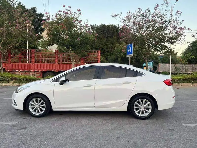 Cruze 2017 1.5L Manual Pioneer Edition — 4