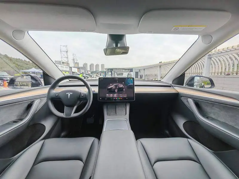 Model Y 2022 facelifted rear-wheel drive version — 7