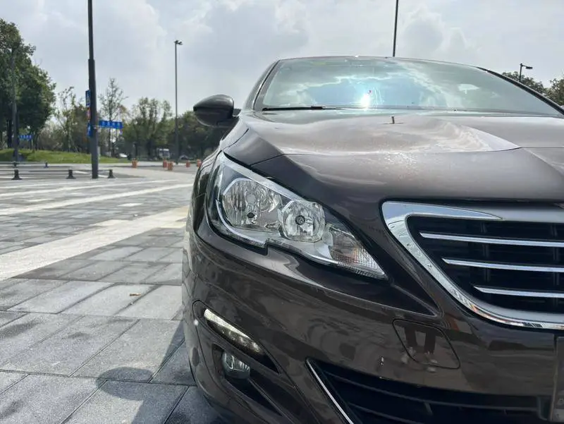 Peugeot 408 2015 1.2T Automatic Glory Edition — 12