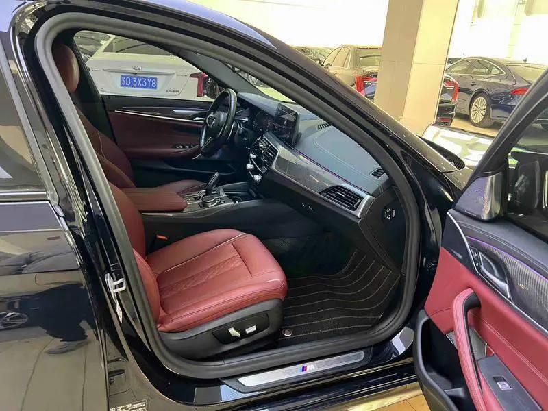 BMW 5 Series 2021 530Li Leading M Sport Package — 11