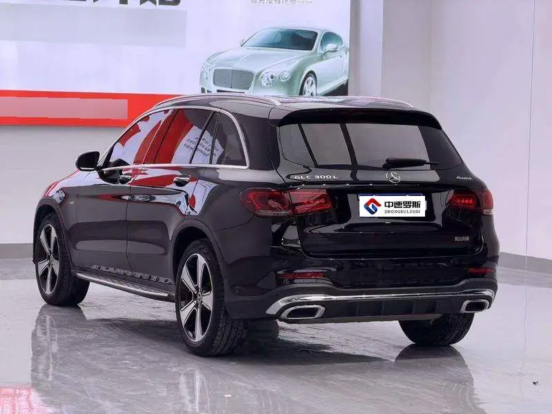 Mercedes-Benz GLC 2022 GLC 300 L 4MATIC Dynamic Collector's Edition — 4