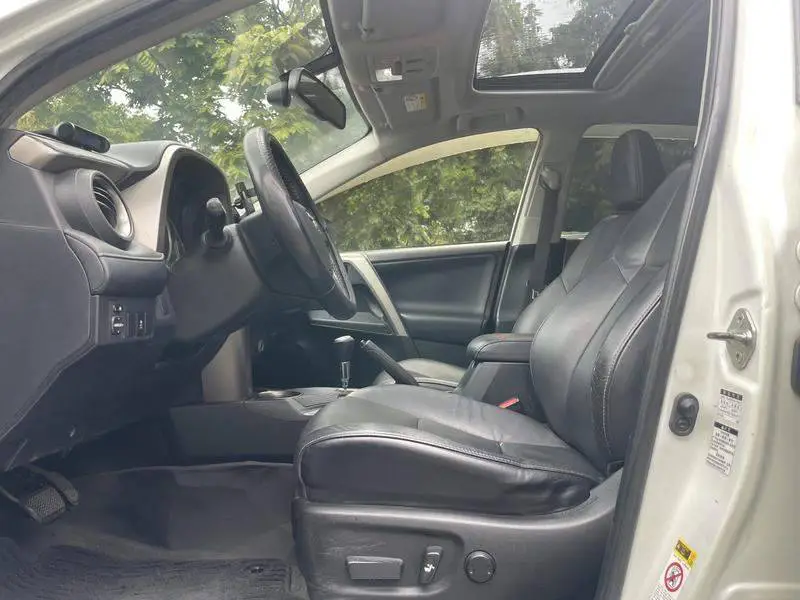 RAV4 Rongfang 2015 2.5L Automatic 4WD Elite Edition — 13