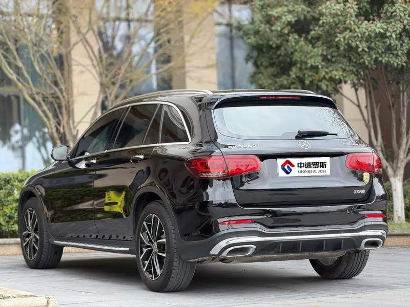 Mercedes-Benz GLC 2022 GLC 260 L 4MATIC Luxury — 4