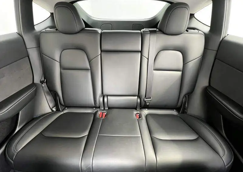 Model Y 2022 facelifted rear-wheel drive version — 15
