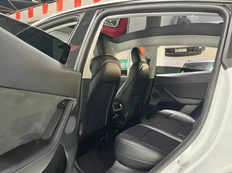 Model Y 2023 Long Range All-Wheel Drive — 15