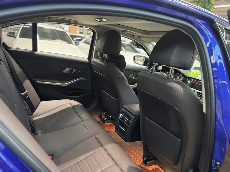 BMW 3 Series 2020 325i M Sport Night Edition — 19