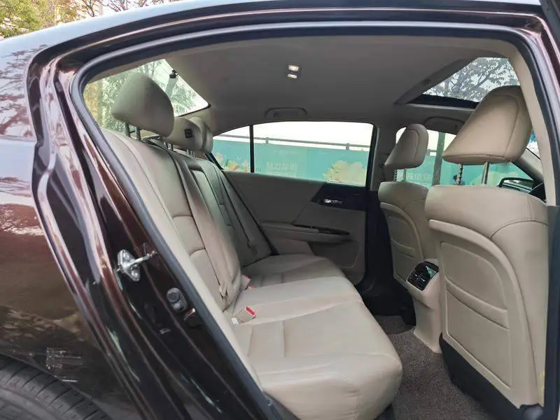 Accord 2014 2.4L EXN Luxury Navigation Edition — 11