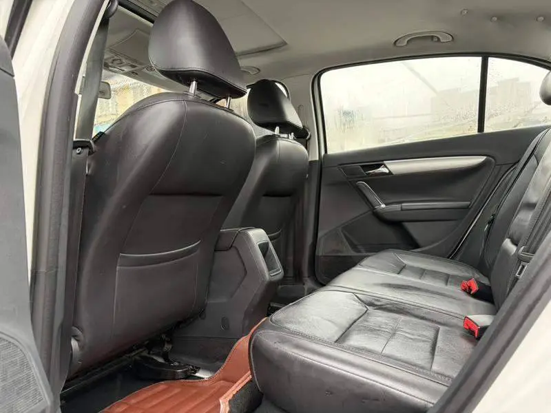Lavida 2015 1.6L Automatic Comfort Edition — 16