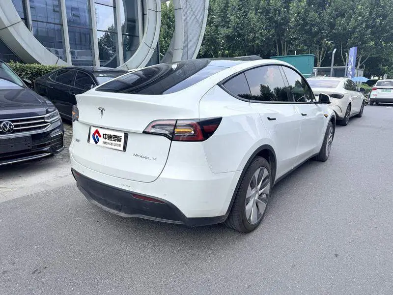 Model Y 2022 facelifted rear-wheel drive version — 6
