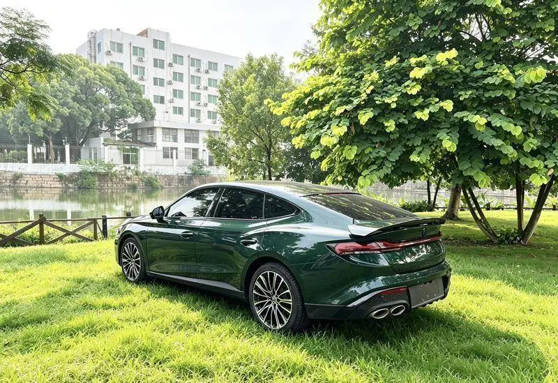 MG7 2023 2.0T Automatic Beauty Hunter Premium Edition — 4