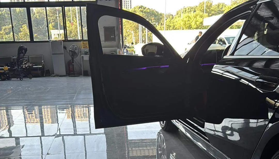 BMW 5 Series 2025 530Li Leading M Sport Package — 8