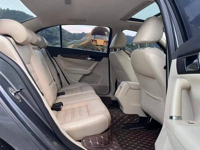 Lavida 2013 1.6L Automatic Luxury Edition — 9
