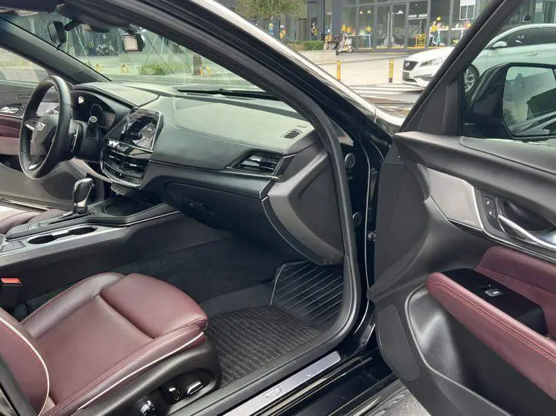 Cadillac CT4 2022 28T Premium — 12