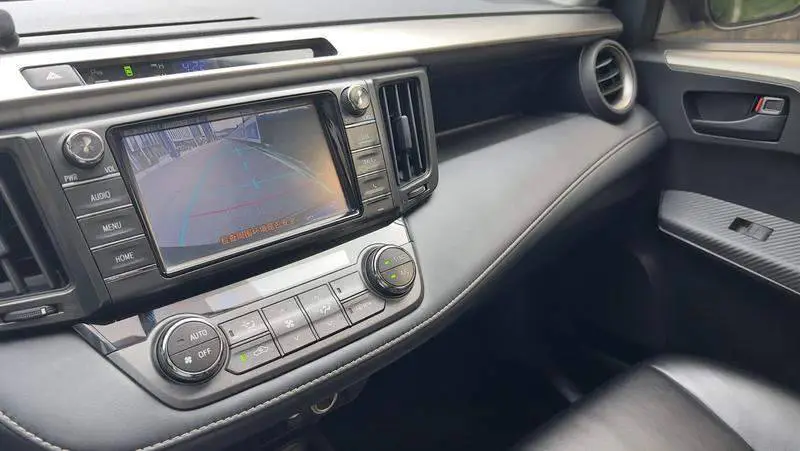 RAV4 Rongfang 2015 2.0L CVT 2WD Fashion Edition — 7