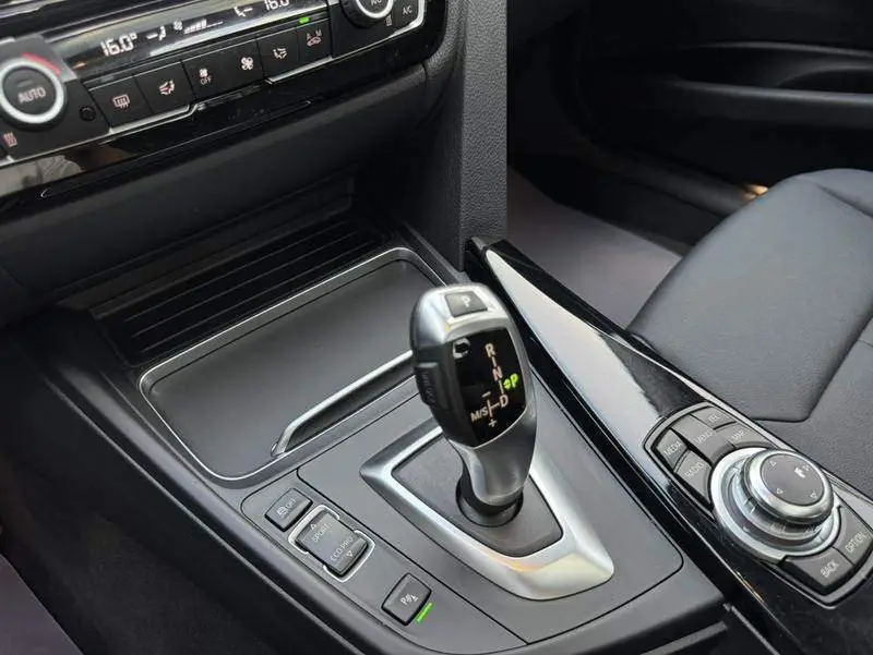BMW 3 Series 2016 320Li Fashion Edition — 12