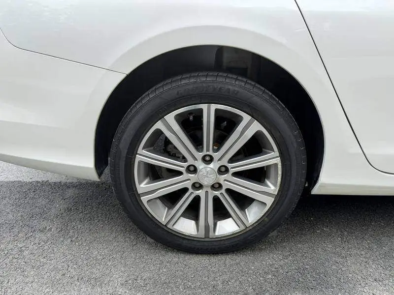 Peugeot 408 2018 facelift 350THP automatic luxury version — 18