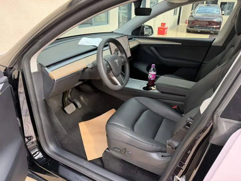 Model Y 2021 Long Range All-Wheel Drive — 15