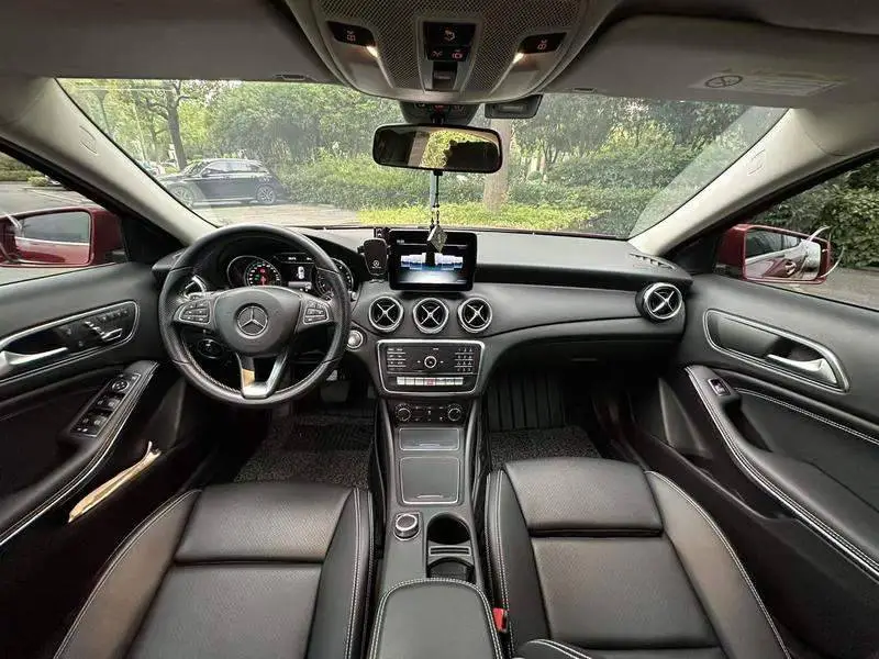 Mercedes-Benz GLA 2018 GLA 200 Dynamic — 11