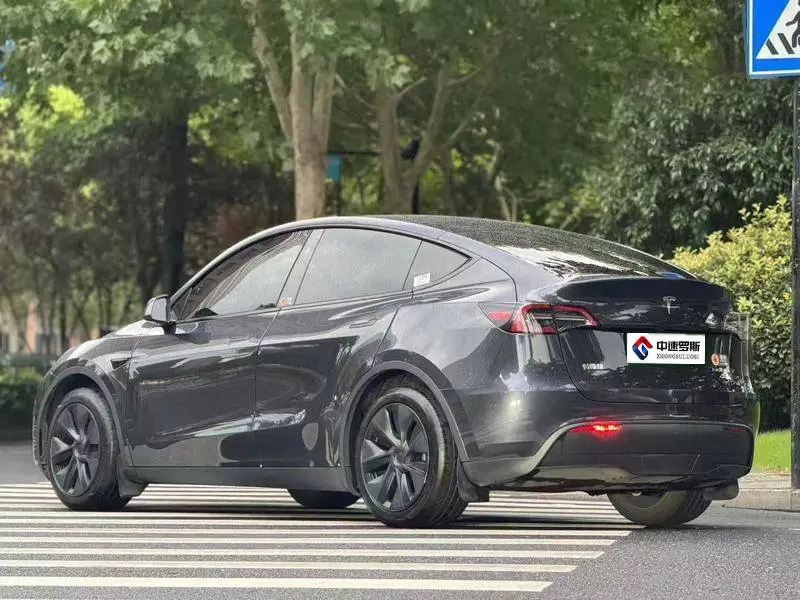 Model Y 2024 rear-wheel drive version — 4