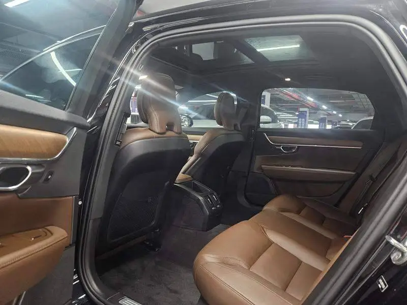 Volvo S90 2022 B5 Smart Luxury Edition — 11