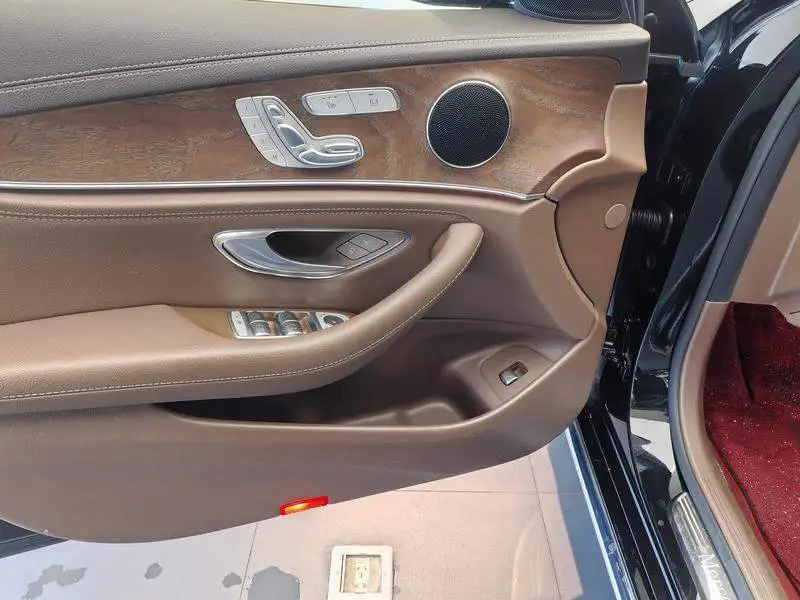 Mercedes-Benz E-Class 2018 E 300 L Fashion Edition — 14