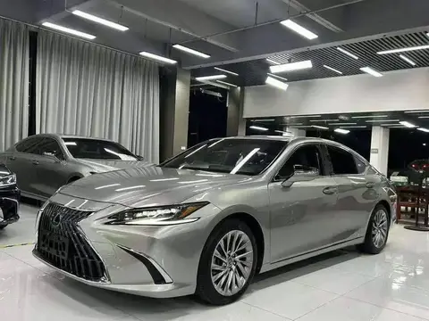Lexus ES 2021 300h Executive Edition