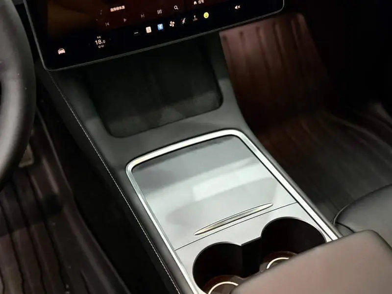 Model Y 2024 rear-wheel drive version — 14